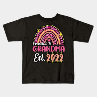 Promoted to Grandma Est.2022 Rainbow Mama to Be New Mama Kids T-Shirt